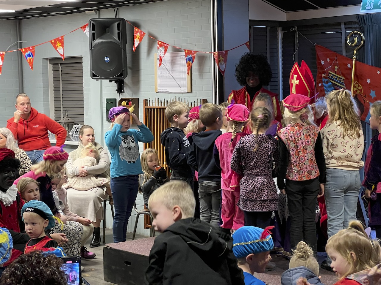 sinterklaas-intocht-surhuizum-202400015